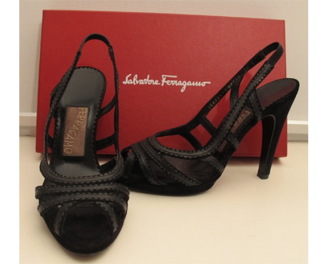 Ferragamo Sandalias Negras T 37.5