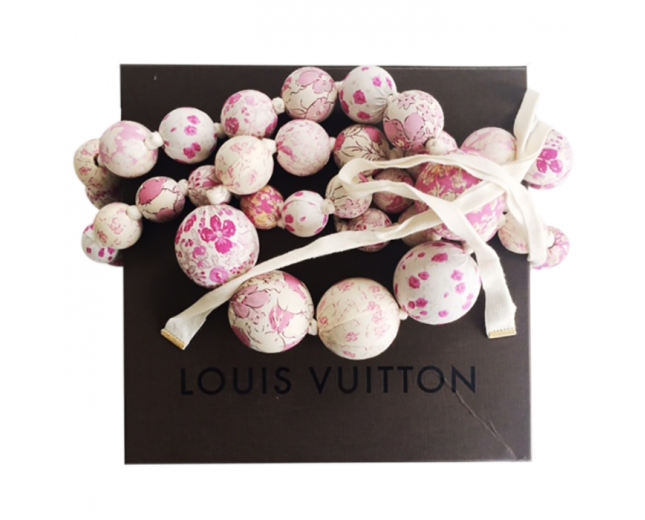 LV Collar Bolas Floral Desfile