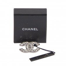 Chanel Broche Cristal Corazones