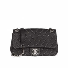 Chanel Bolso Negro Tachuelas Chevron